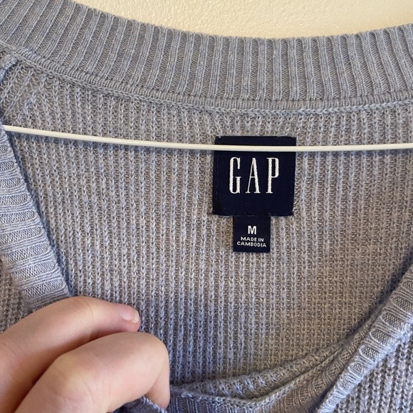Gap Sweater - Picture 3 of 4